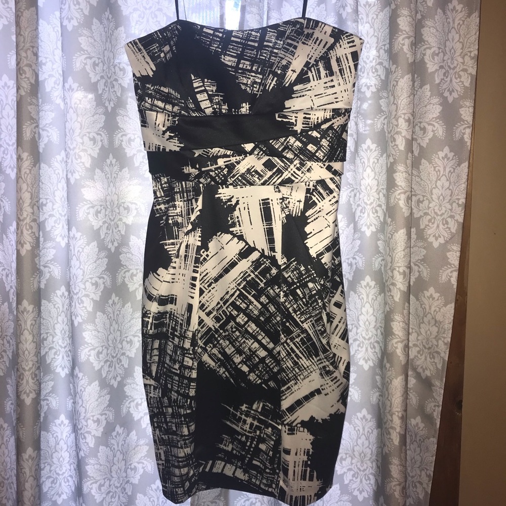 Black and White Mid-thigh Dress